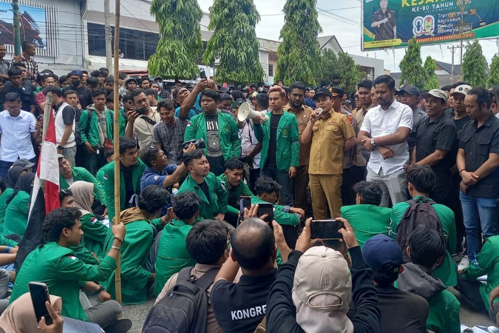 PBB-P2 Lhokseumawe, Wali Kota Lhokseumawe Sayuti, Anber